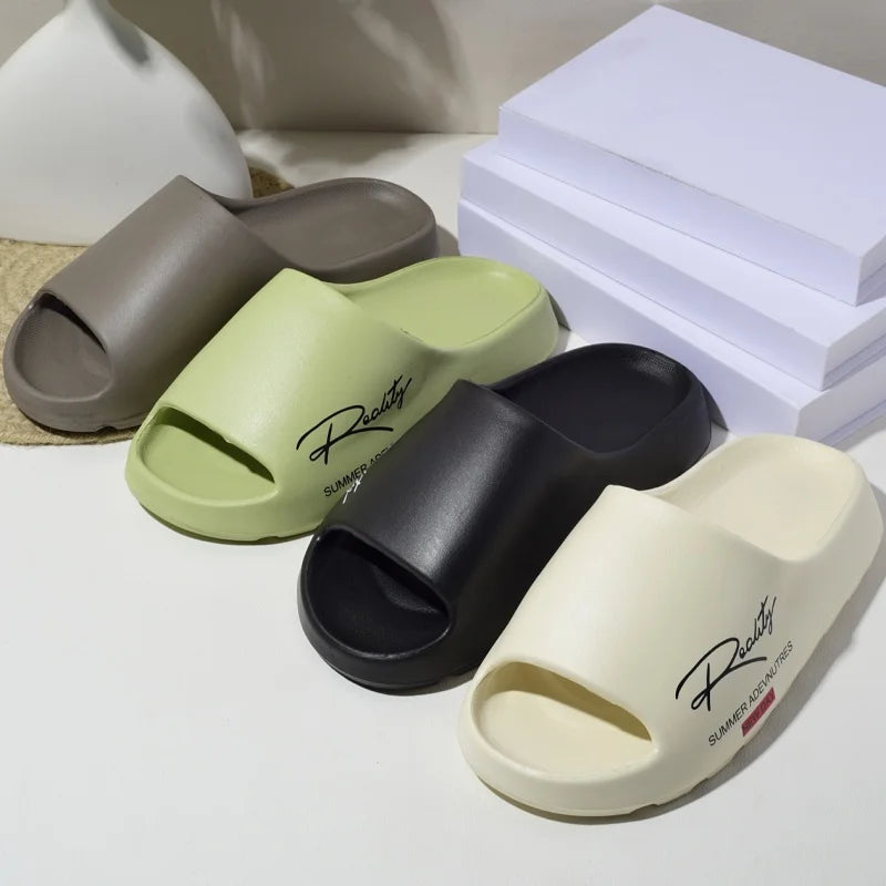 Printed slippers - Men's